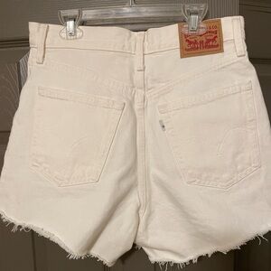 Levis high waisted mom shorts size 27